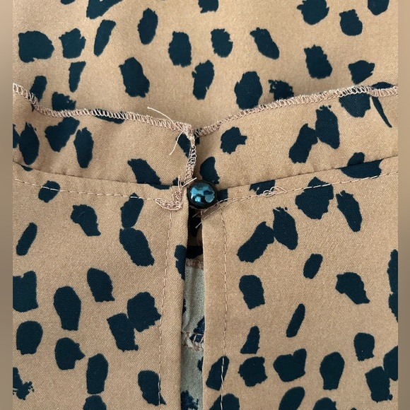 Leopard Print Ruffle Sleeve Top - Picture 4 of 4